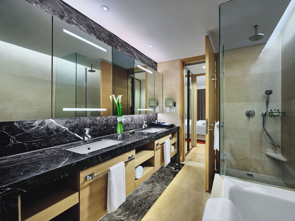 2 Bedrooms, Deluxe, Suite, 2 King Beds