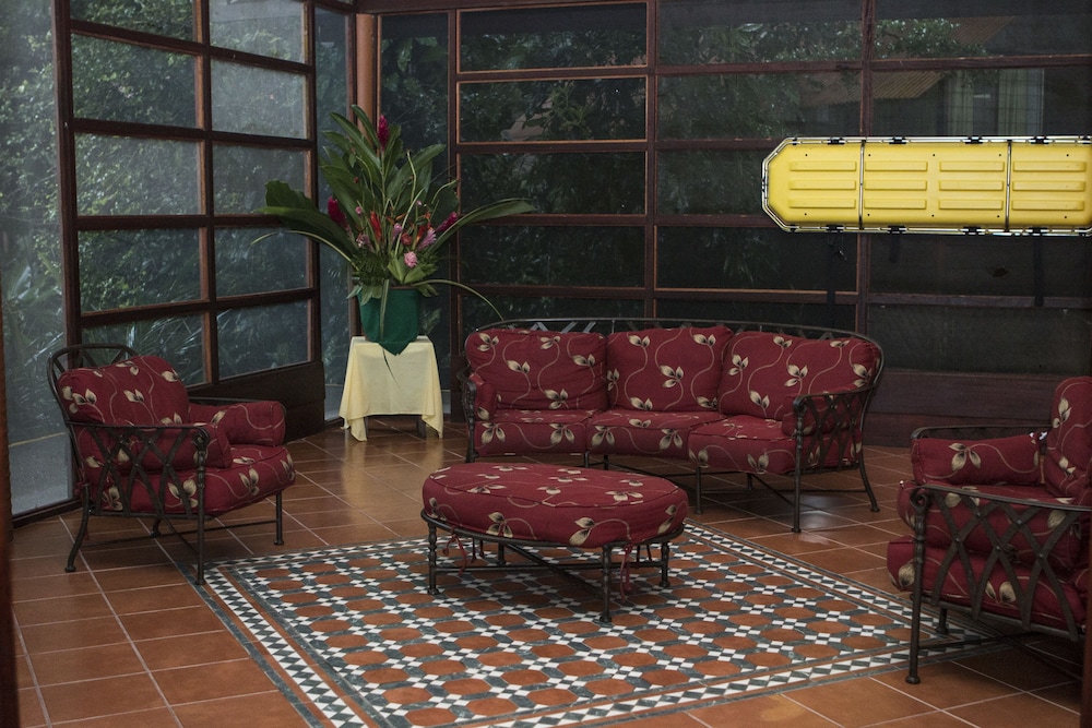 ANINGA LODGE 36/58