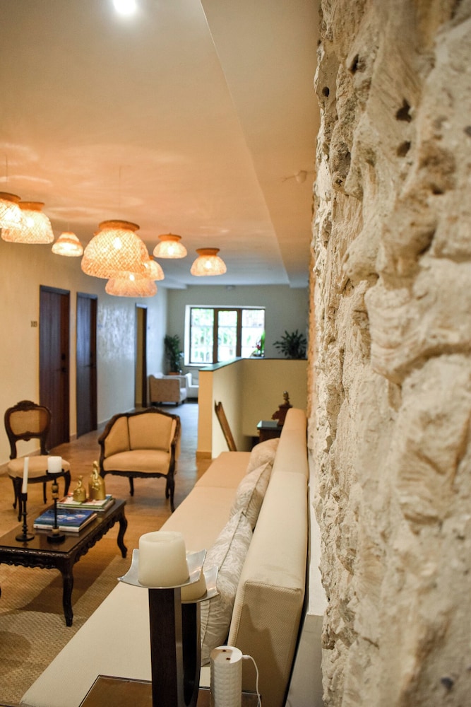 Casa Noa Colonial Rooms 18/48