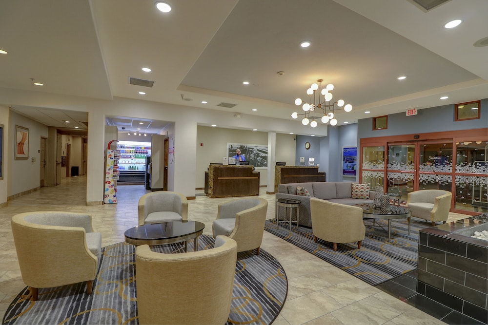 Hampton Inn Tropicana 24/30