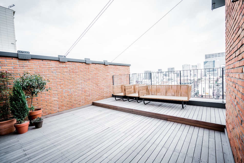 Patio 7 Hotel 48/71