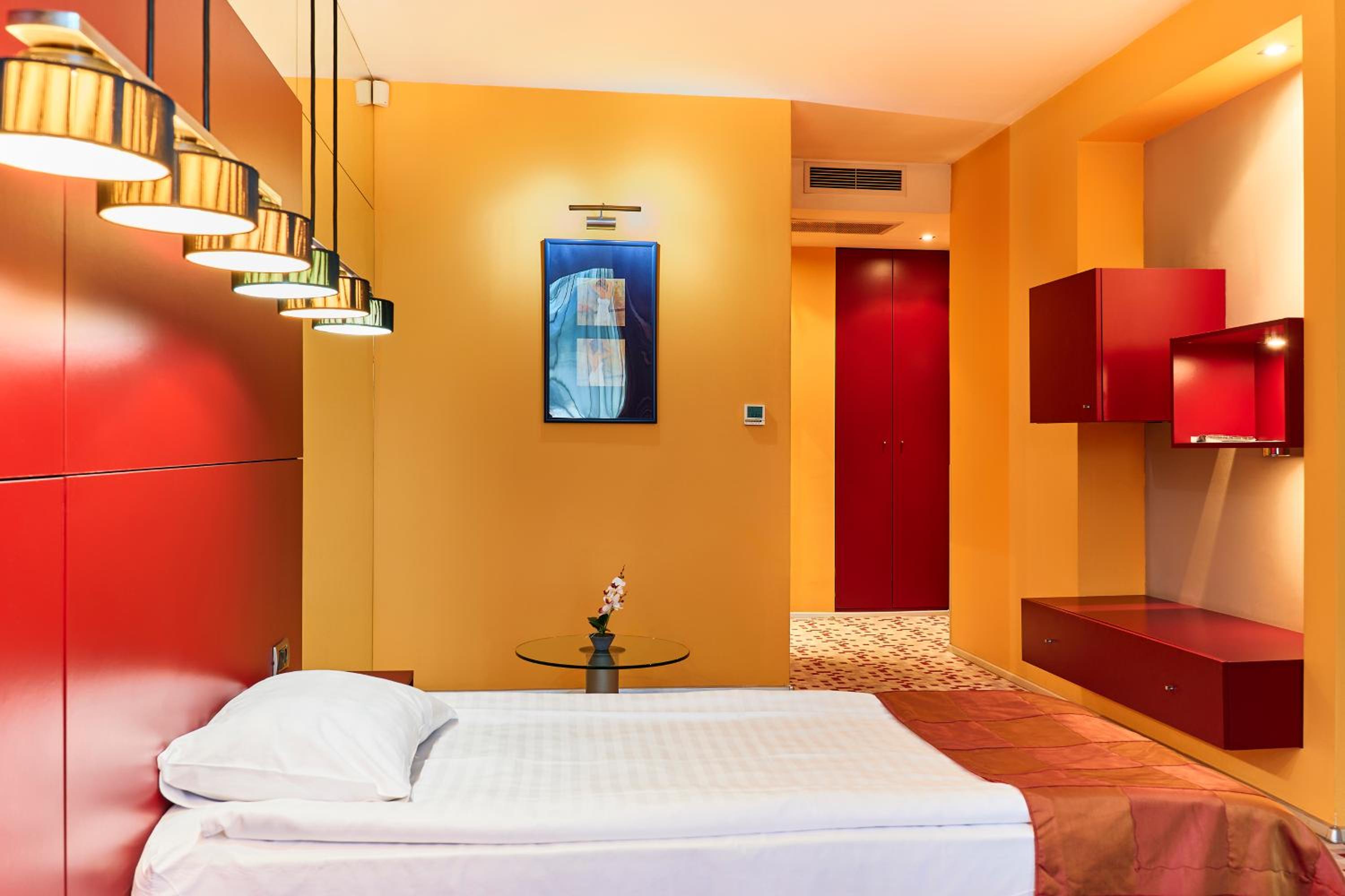 Mirena Hotel 20/50