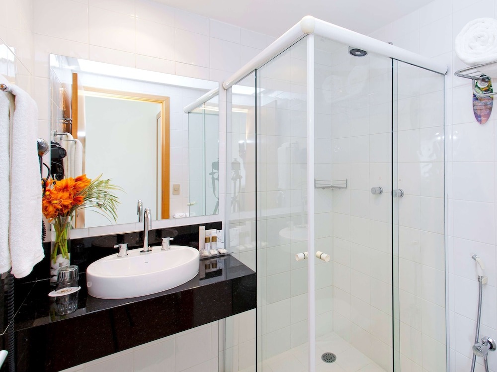 Paraiso Suites by Charlie 47/49