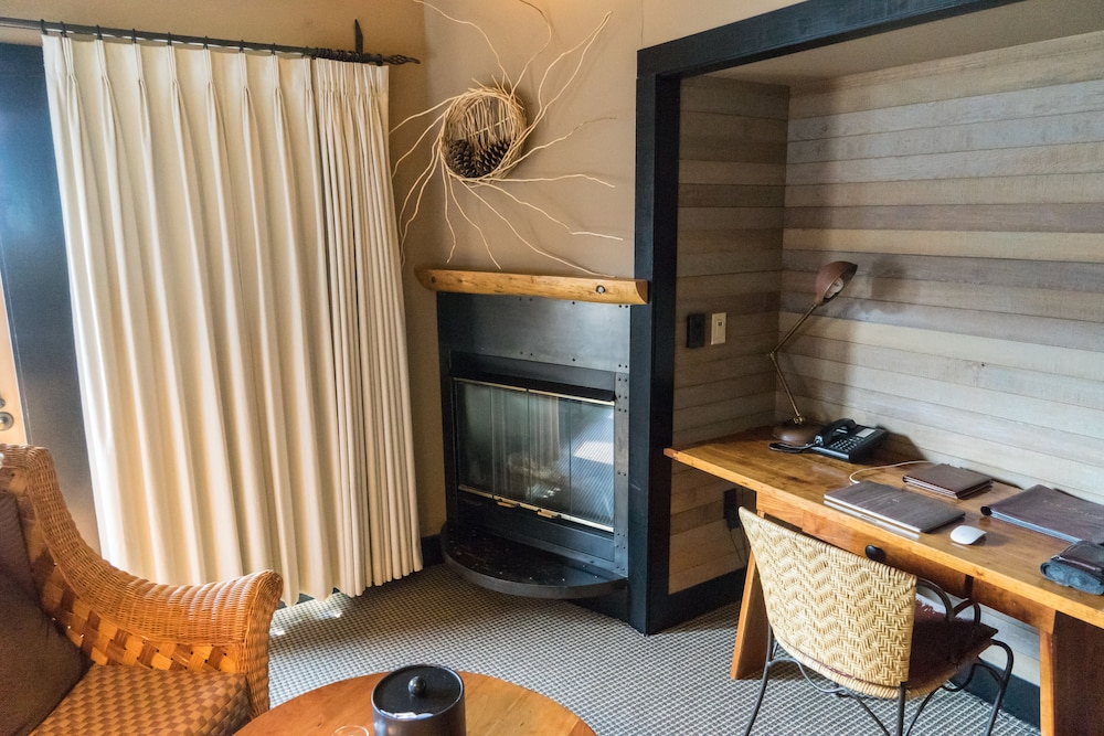 Sun Mountain Lodge 32/82