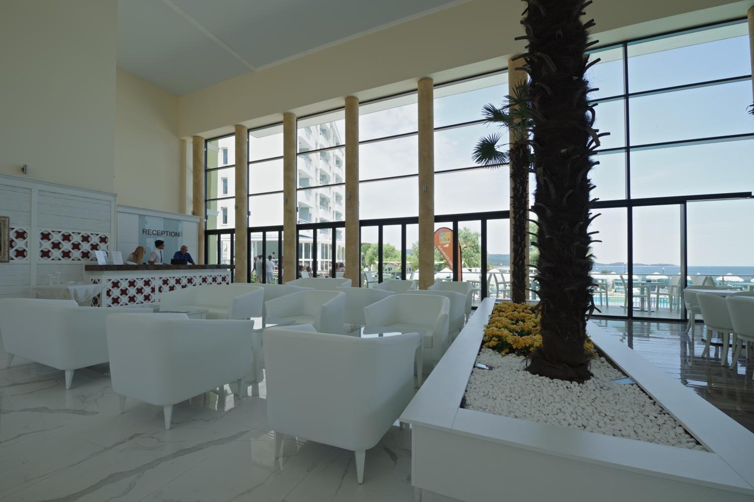 Perla Beach Hotel III 31/50