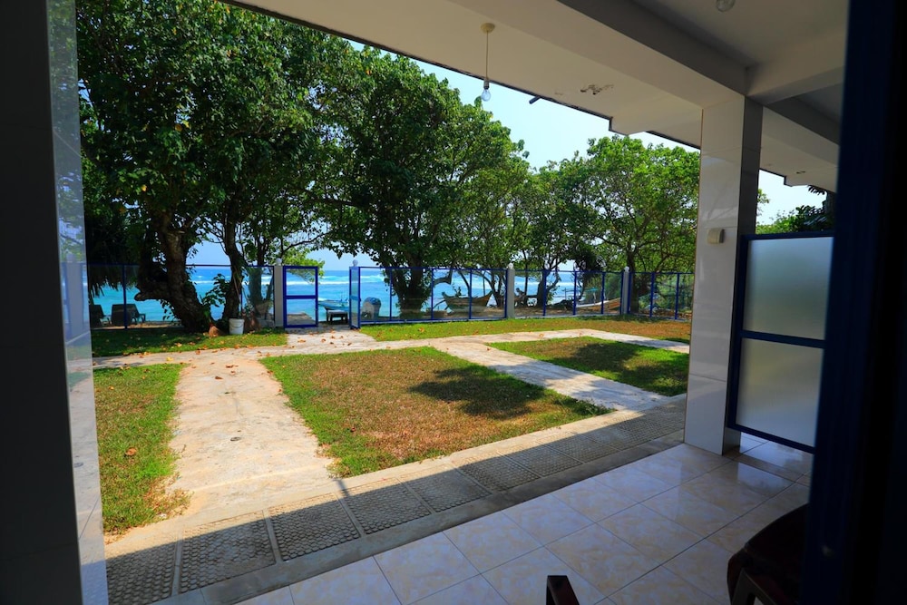 Paradise Beach Resort 48/50