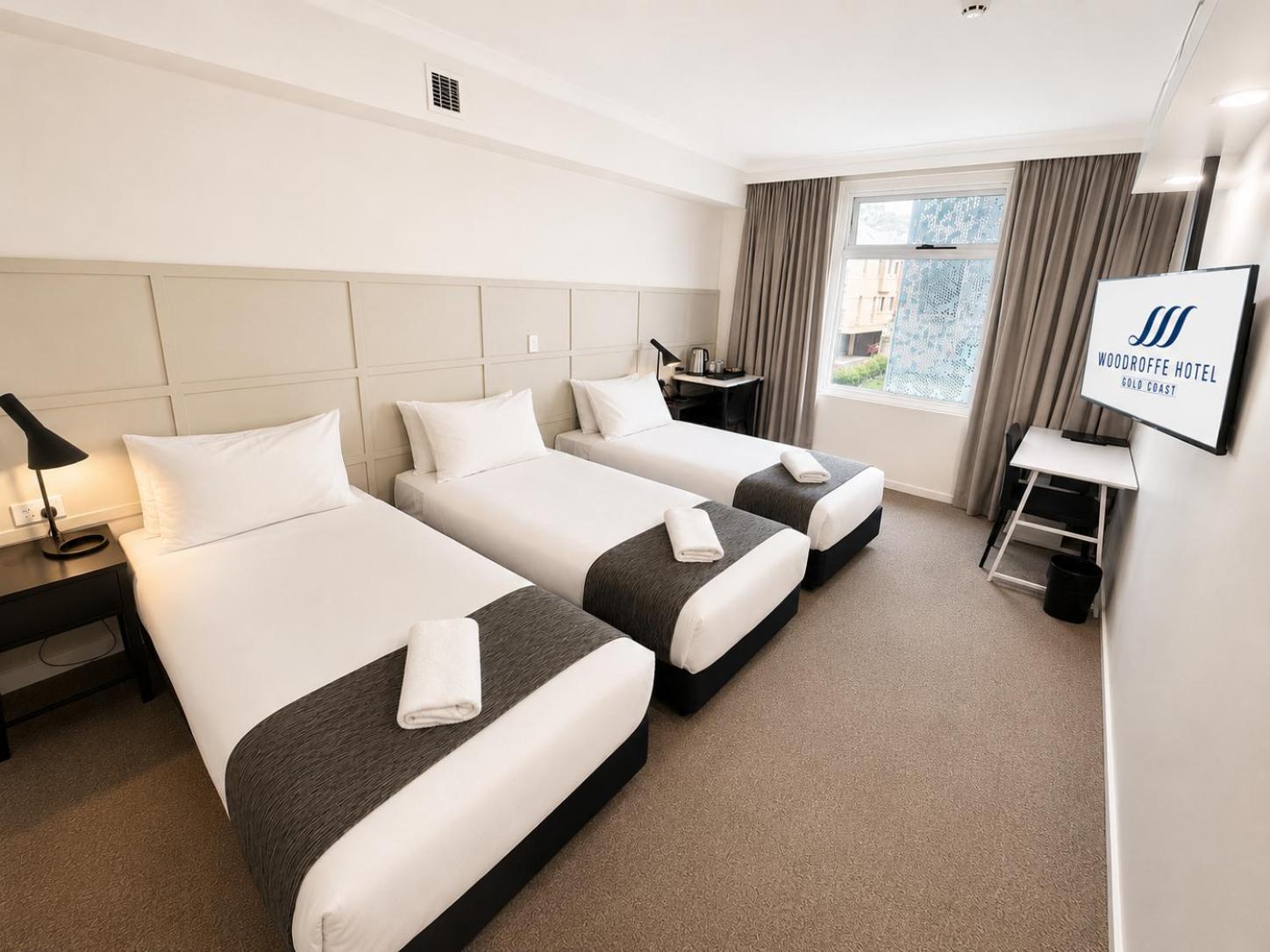 Room, Triple