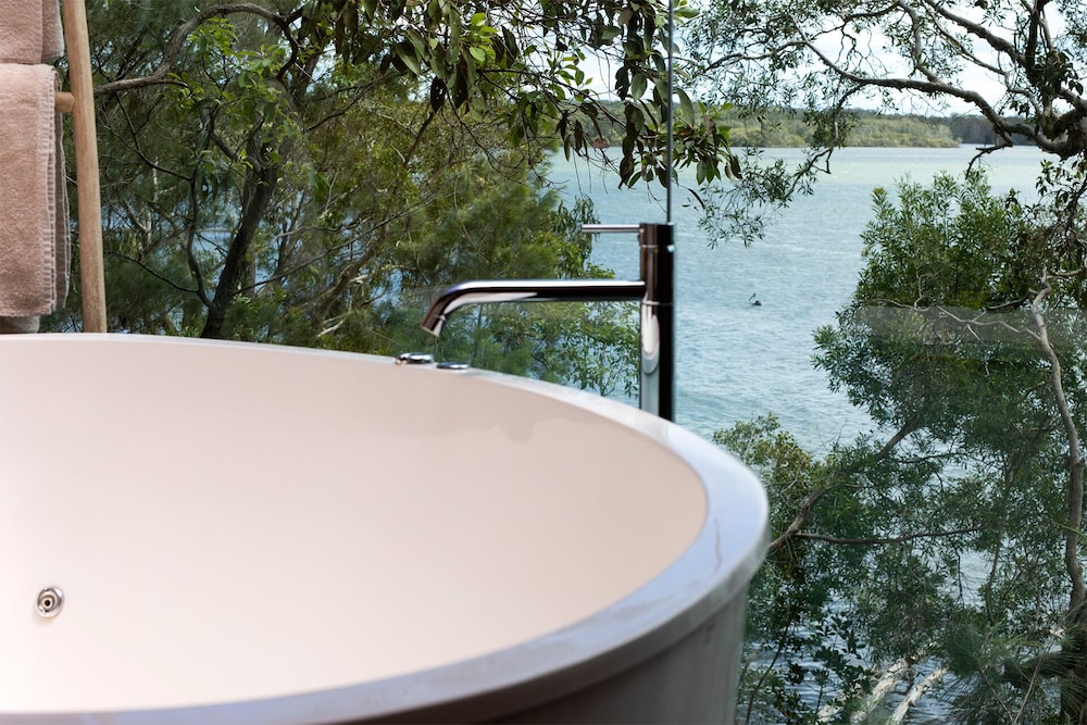 EUMARELLA SHORES NOOSA LAKE RETREAT 39/65