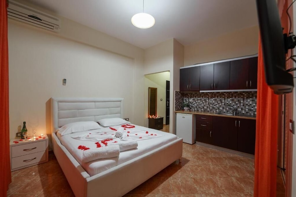 Melsi Apartments 12/50