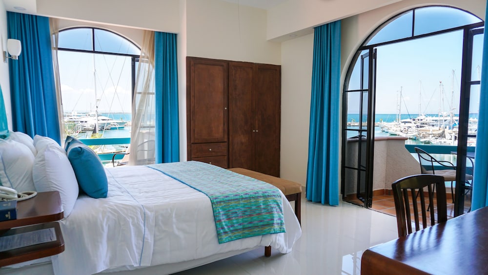 The Westmarine Waterfront Hotel 14/61