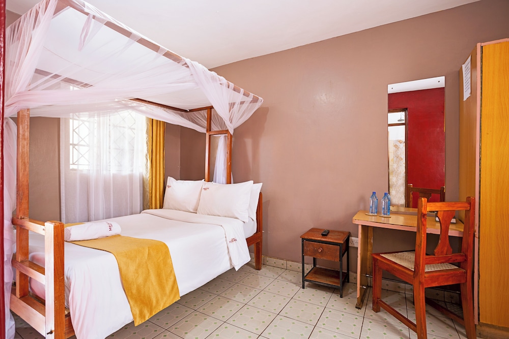 Melvic Hotel 6/20