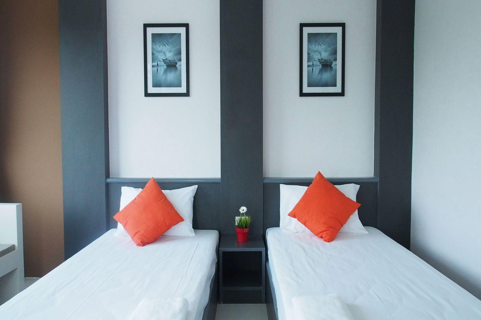 Kawana Hotel 9/43