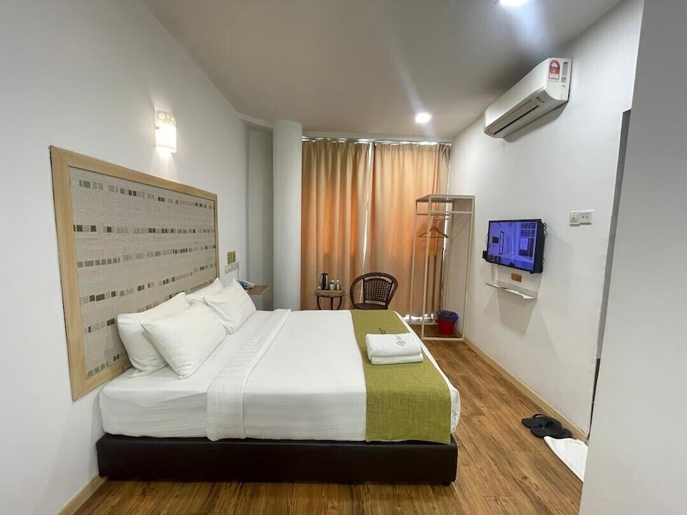 S8 Boutique Hotel 24/68