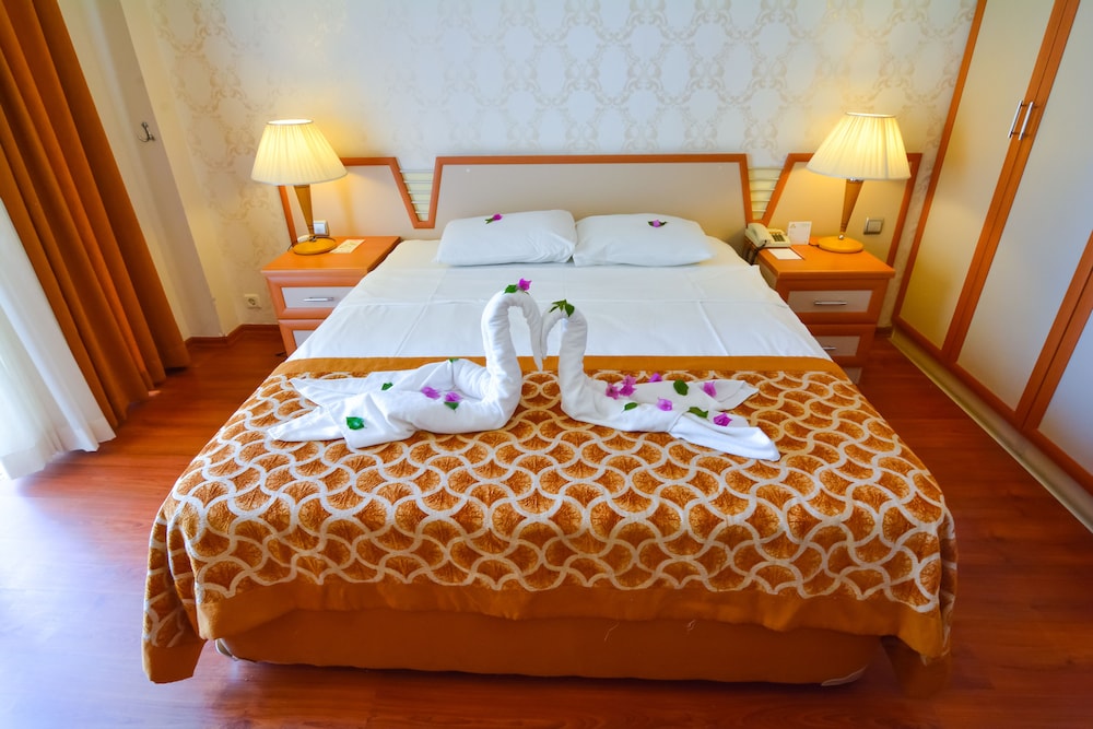 Pine House Hotel 12/50