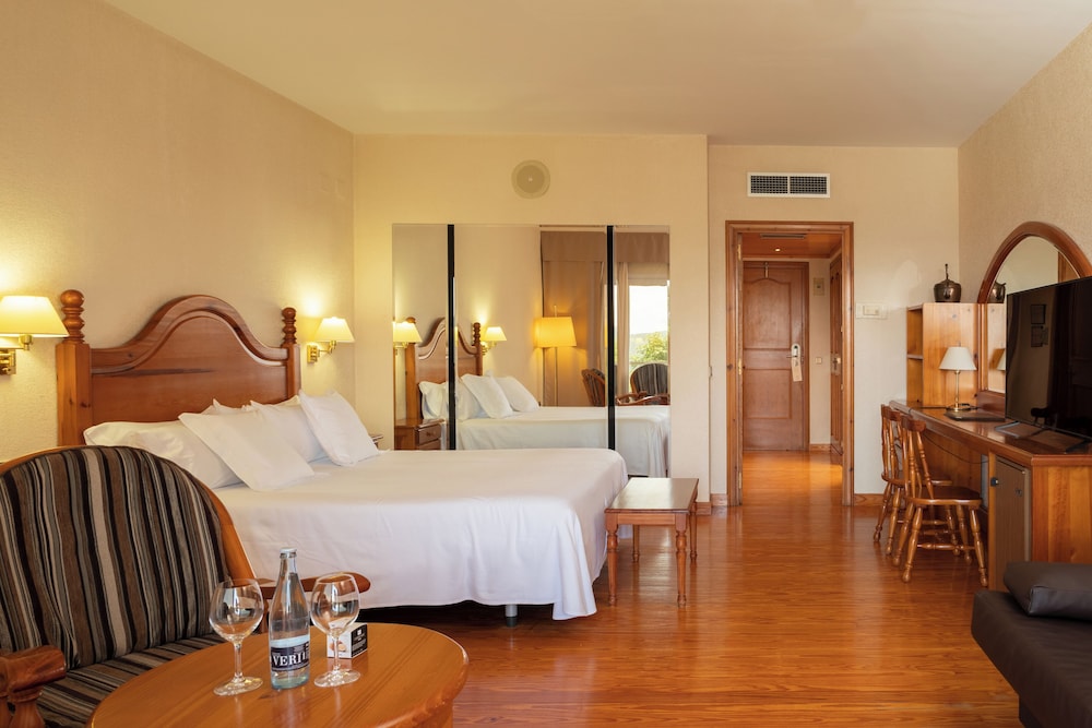 Grand Comfort, Single, Twin Beds, Valley View, Jetted Tub، CAN BOIX DE PERAMOLA 2/3