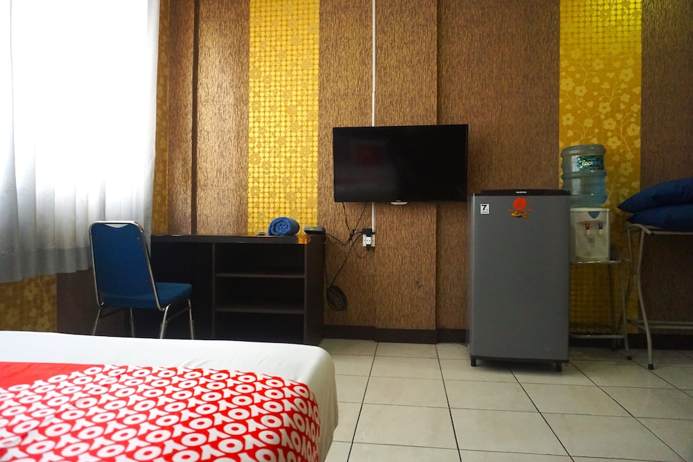 OYO 3952 Hotel C 18 Cibaduyut 15/25