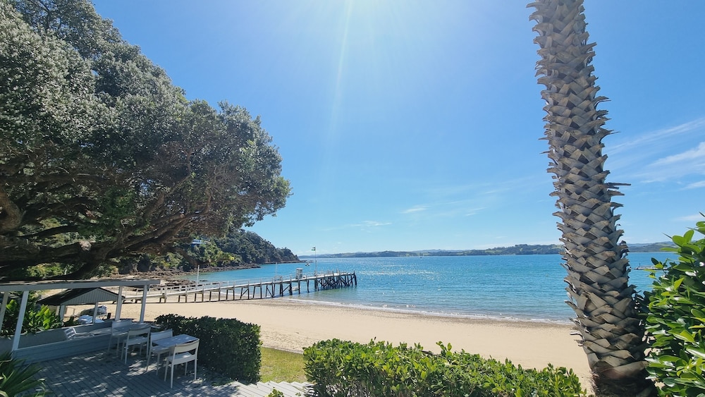 BEACH HOUSE KAWAU ISLAND 33/51