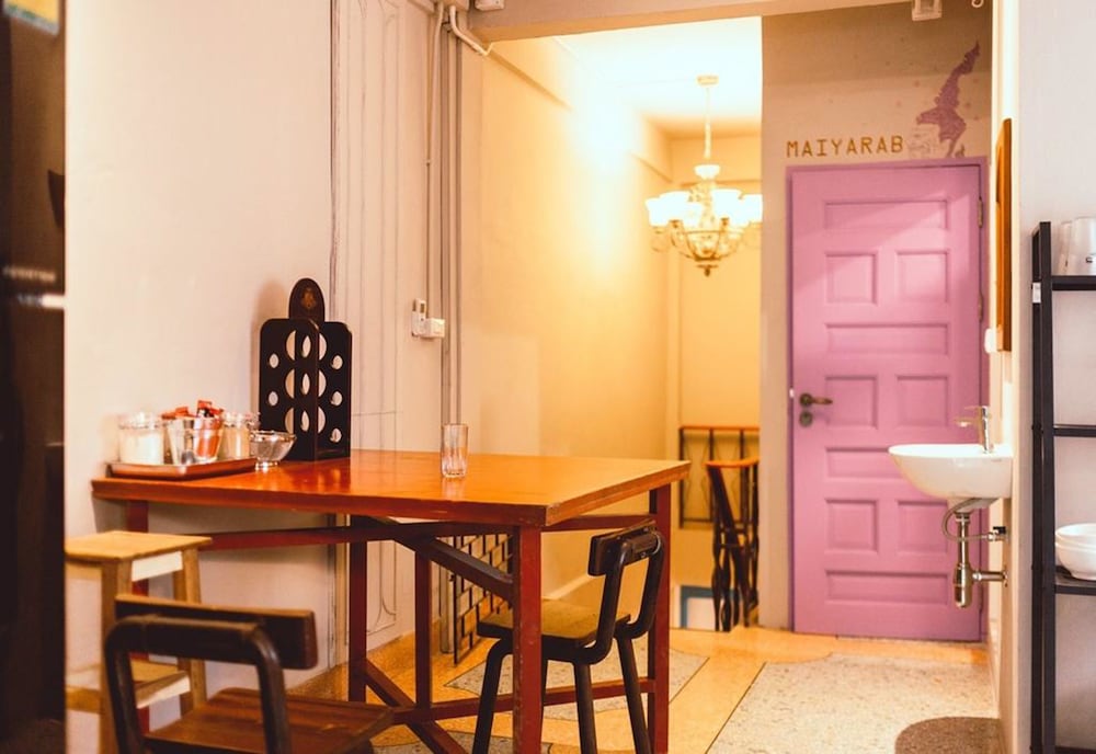 Merge Hostel 50/53