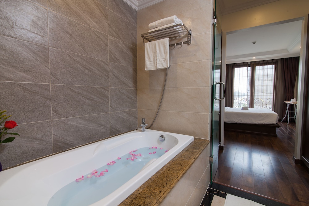 Hanoi Central Hotel & Residences 62/65