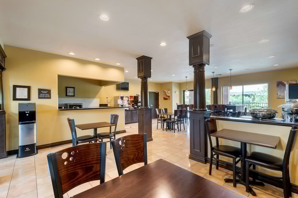 Best Western Plus DFW Airport Suites 32/43