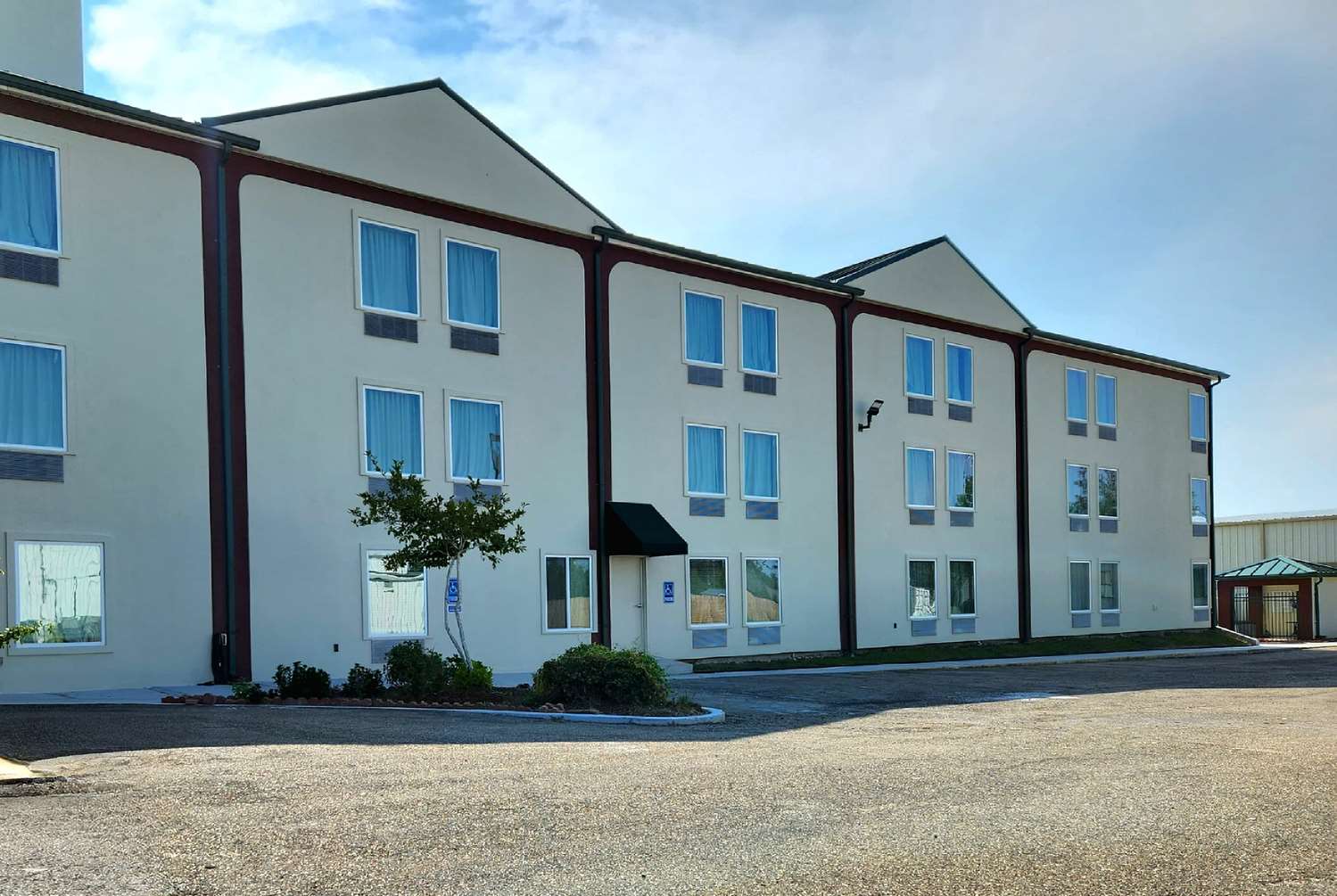 Days Inn by Wyndham LaPlace- New Orleans 6/33
