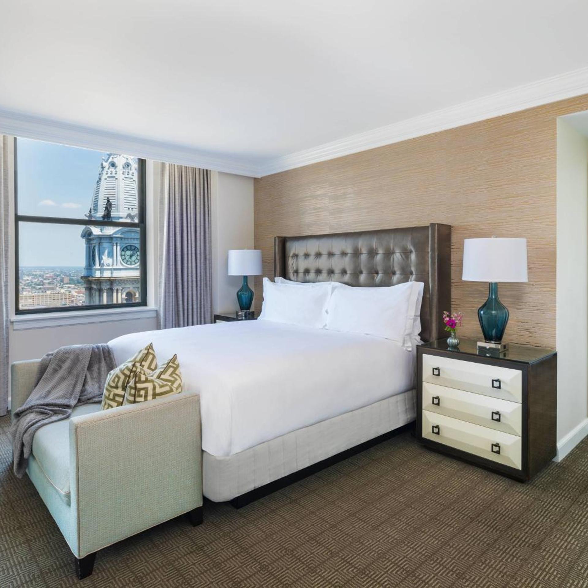 1 Bedroom, Luxury, Suite, King Bed, 1.5 Bathrooms, Club Lounge Access, Large