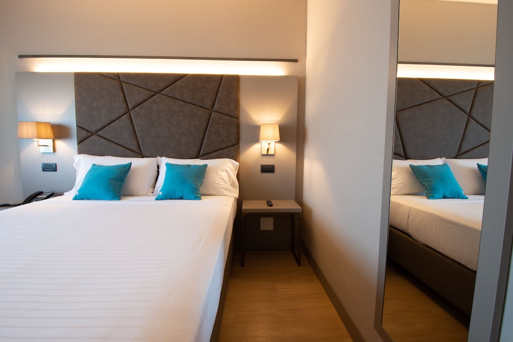 DC Hotel International 13/64