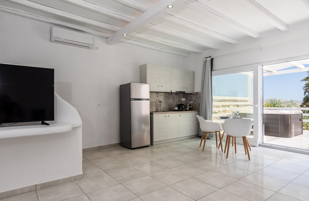 Alexandros Village 3/50