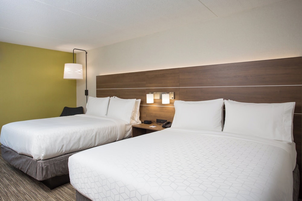 HOLIDAY INN EXPRESS CHELMSFORD 18/65