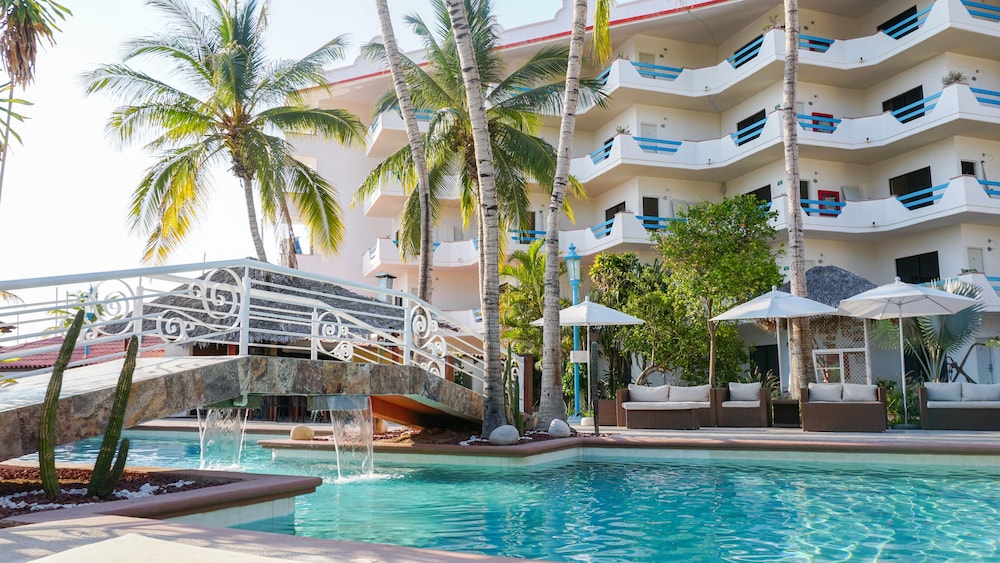 The Westmarine Waterfront Hotel 57/61