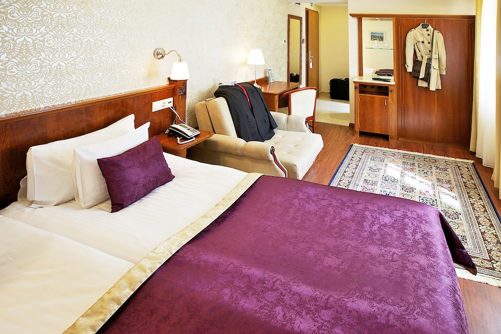 Gold Hotel Budapest 28/68