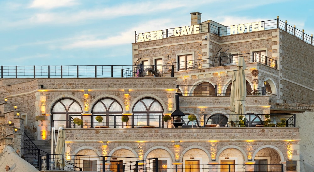 Acer Cave Hotel 1/67