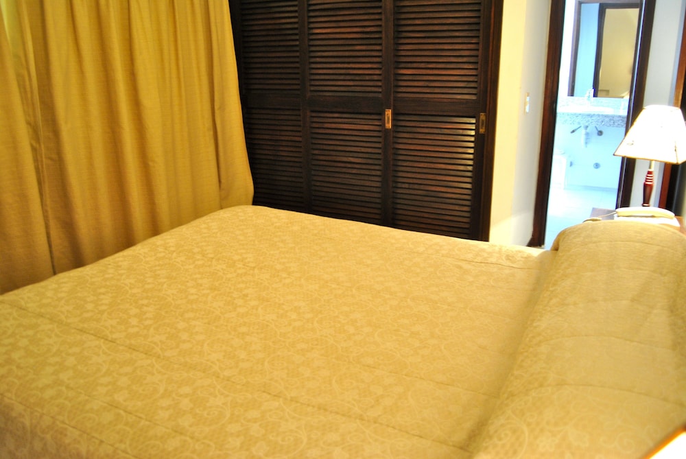 Iberia Hotel 27/64
