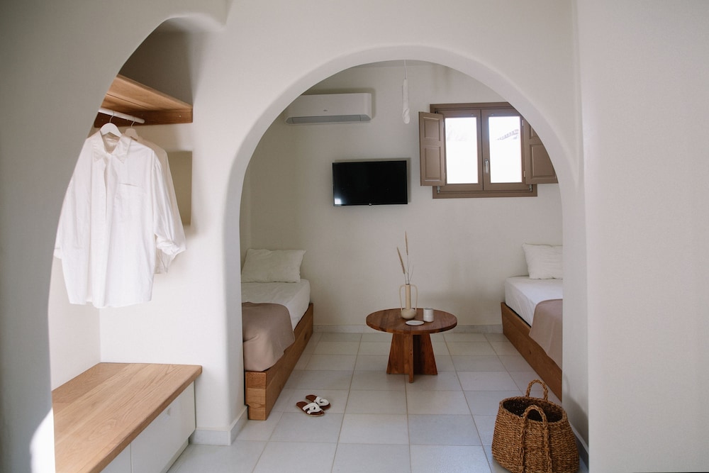 Ammothines Cycladic Suites 40/59