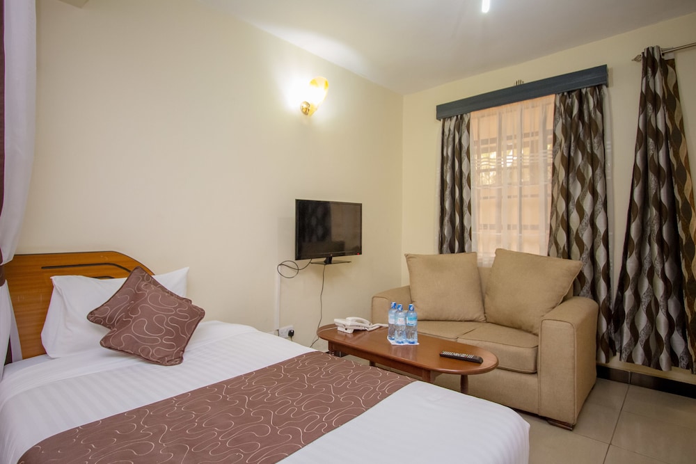 Emboita Hotel 7/50