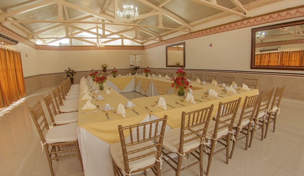 Centro Hotel Villa las Margaritas 57/68