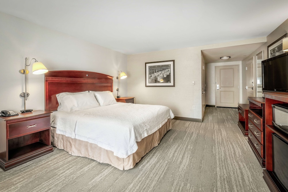 Hampton Inn Nashua 10/43
