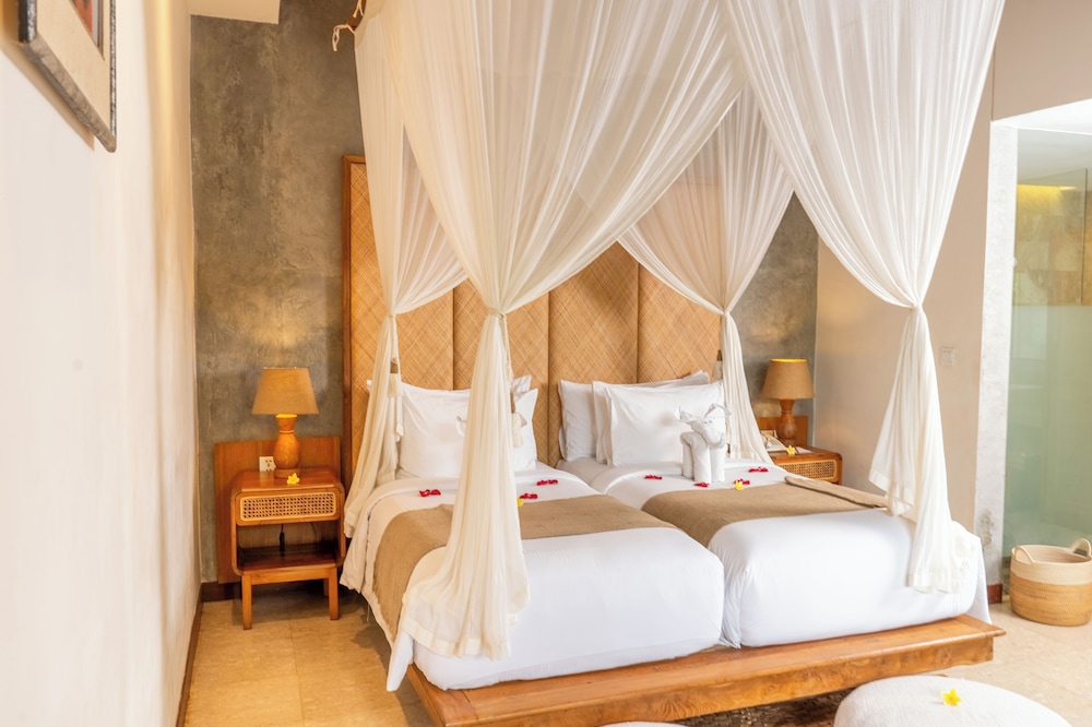 2 BEDROOMS, VILLA, PRIVATE POOL