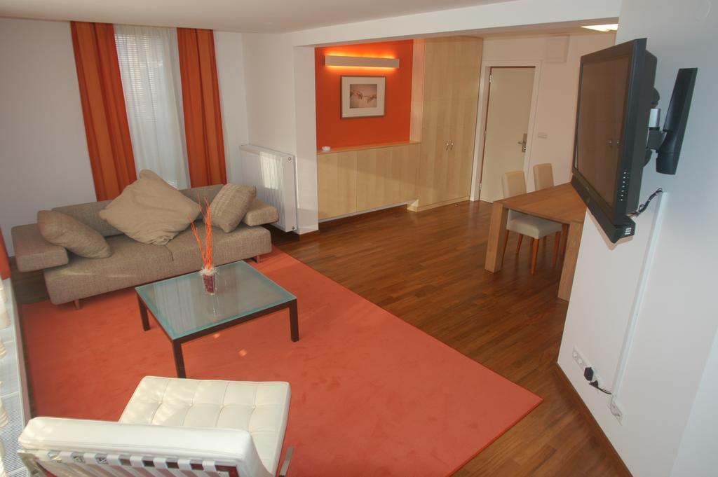 Hotel Creina 11/16