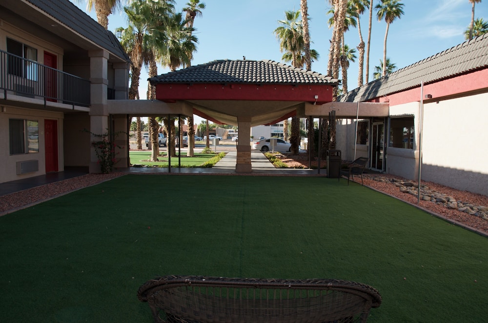 Ramada by Wyndham Yuma 27/36