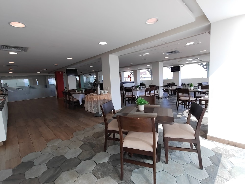 Ramada by Wyndham Tampico Centro 37/56