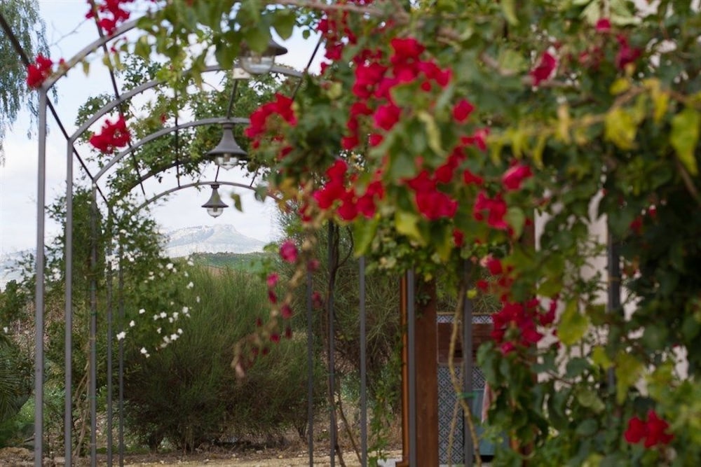 Agriturismo Baglio Donna Santa 39/48