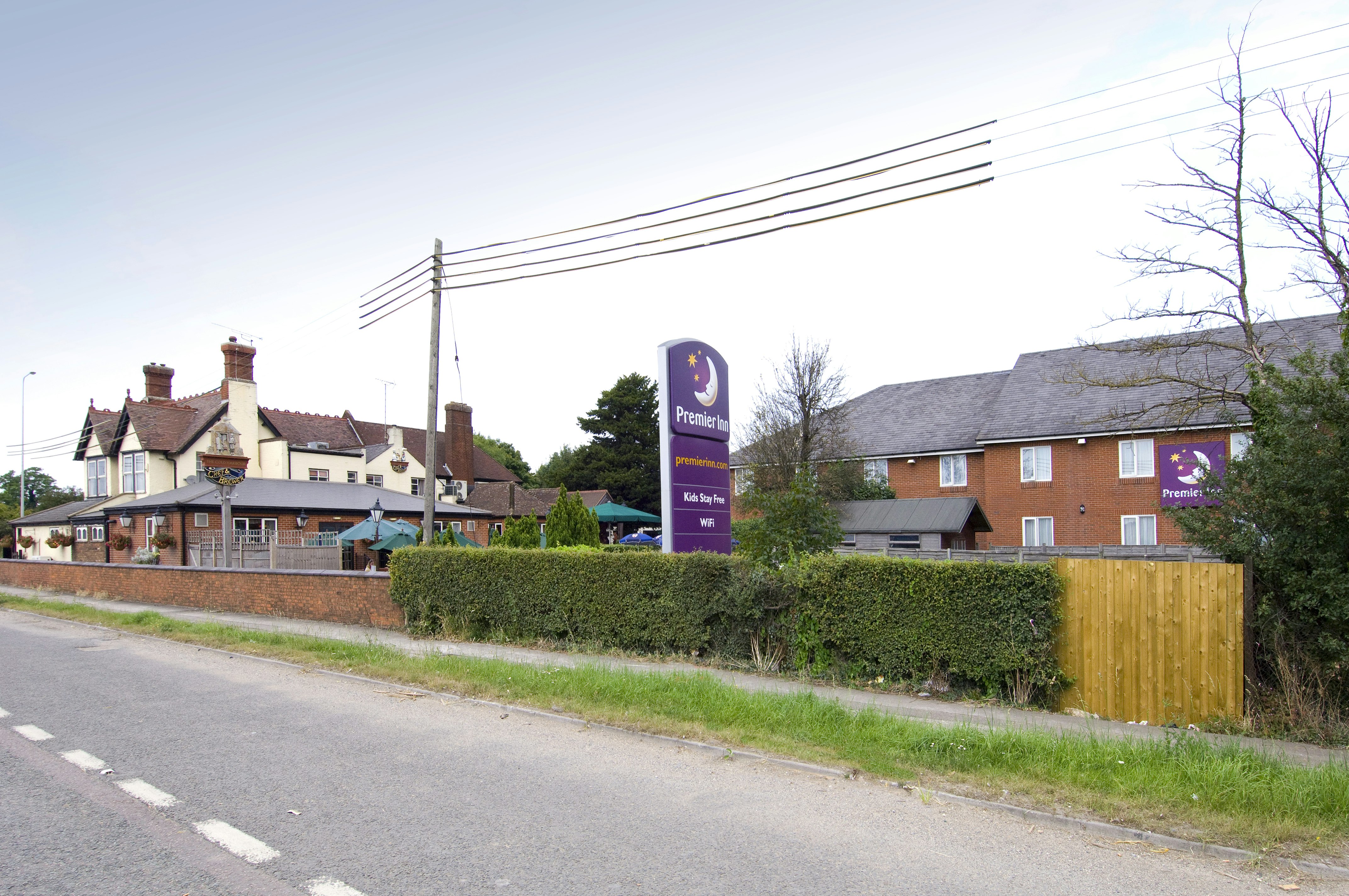 Premier Inn Swindon North 6/24