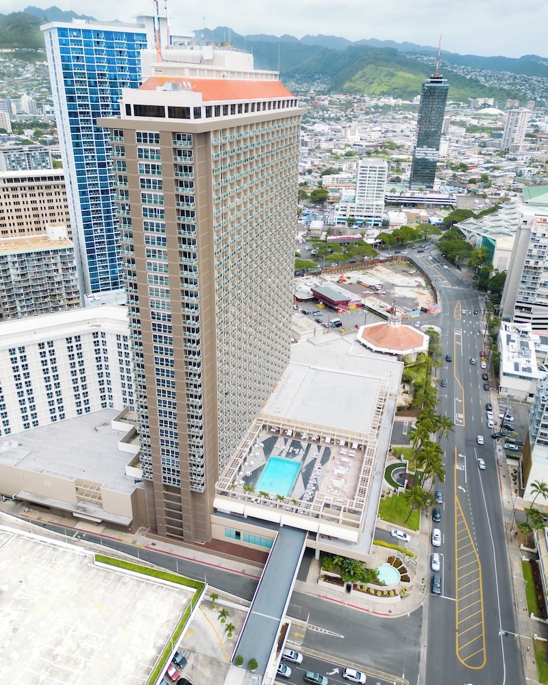 Ala Moana Honolulu by Mantra