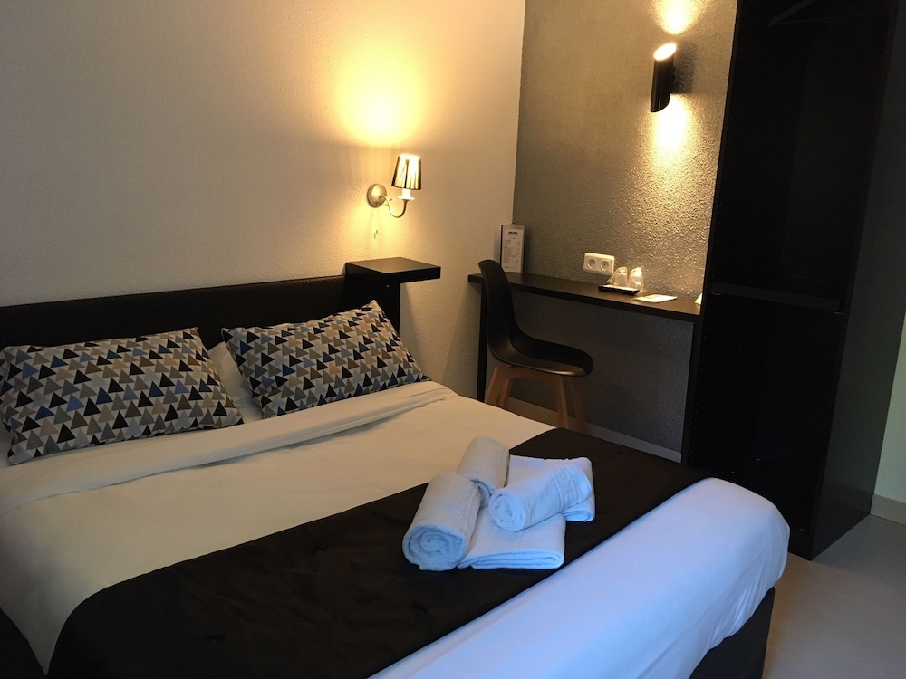 Brit Hotel Salon De Provence 5/30