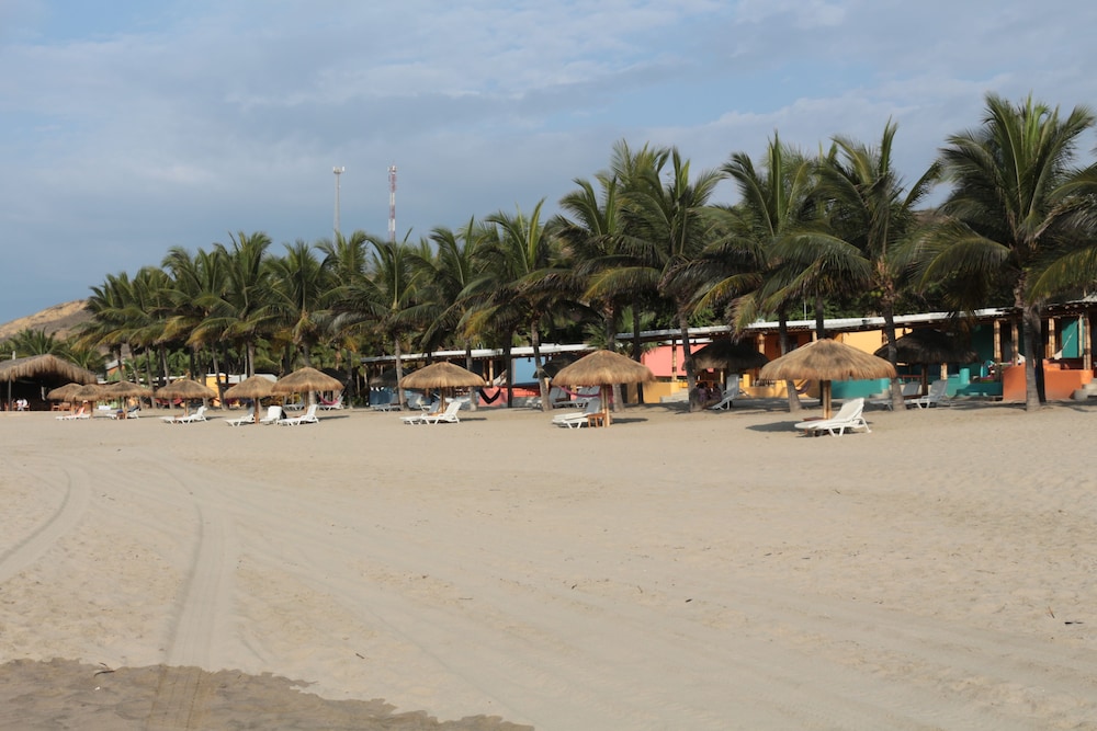 Punta Sal Suites & Bungalows Resort 40/50