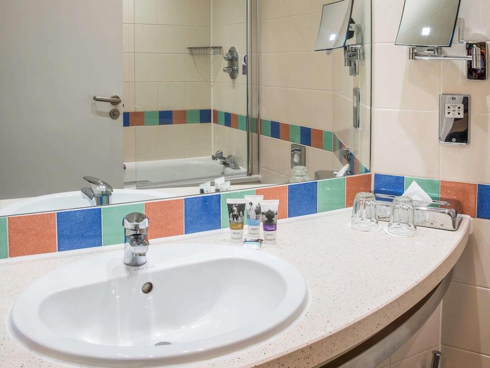 Mercure London Heathrow 21/68