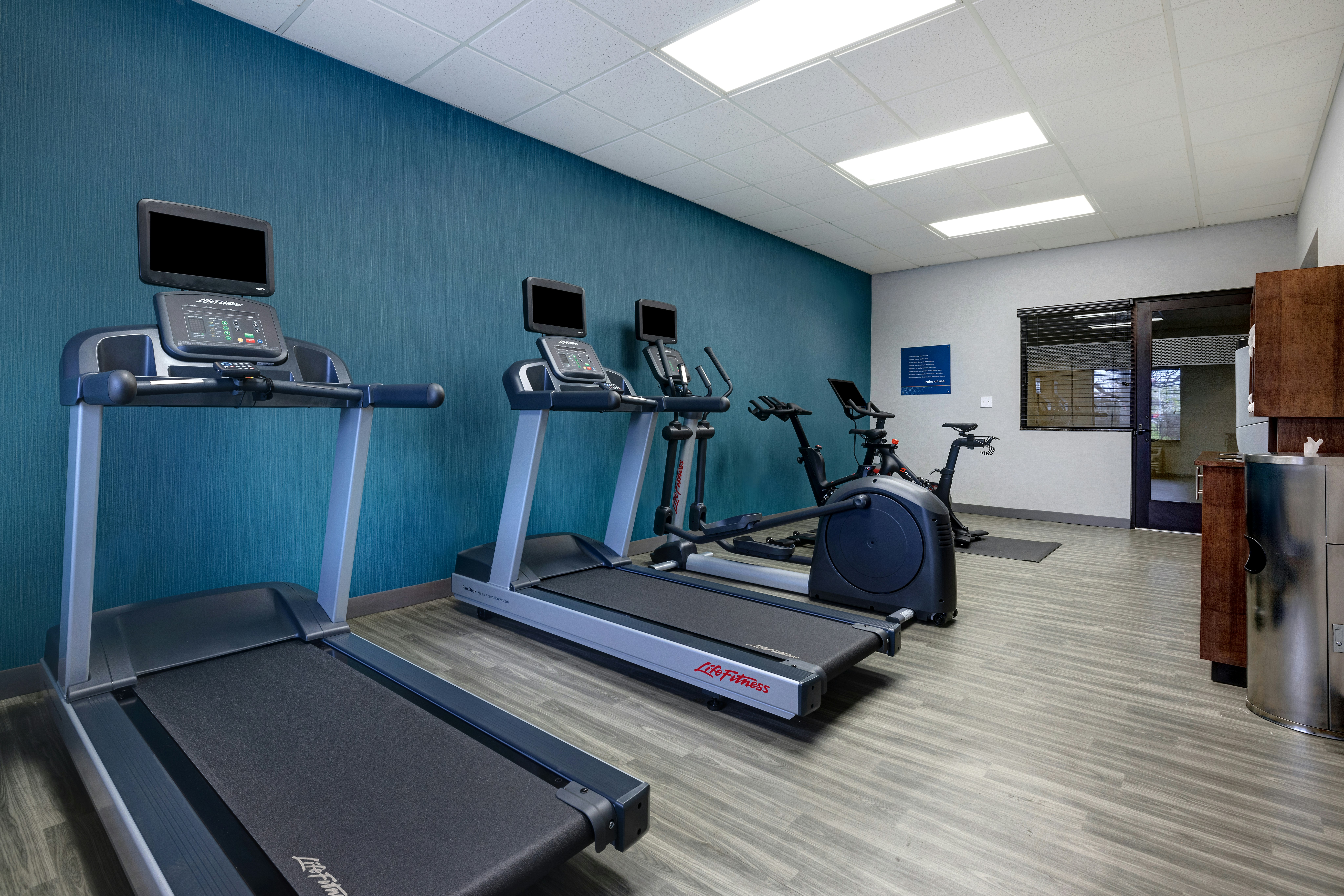 Hampton Inn And Suites Tulare 32/60