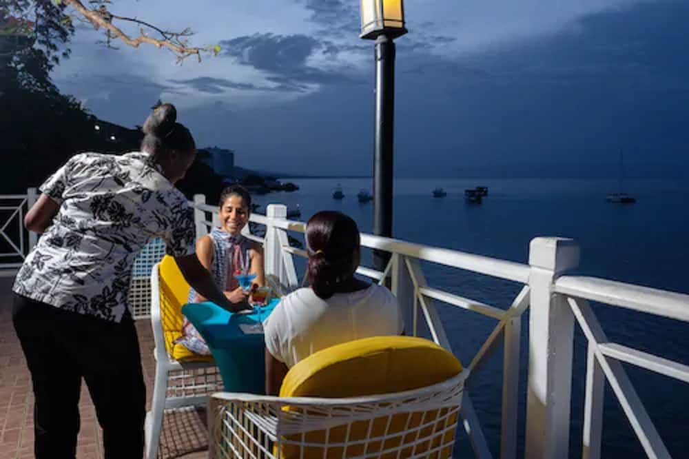 Hibiscus Lodge 30/58