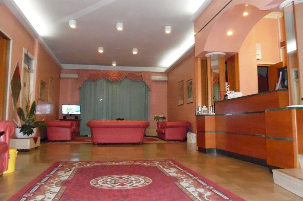 Alpen Hotel 9/55